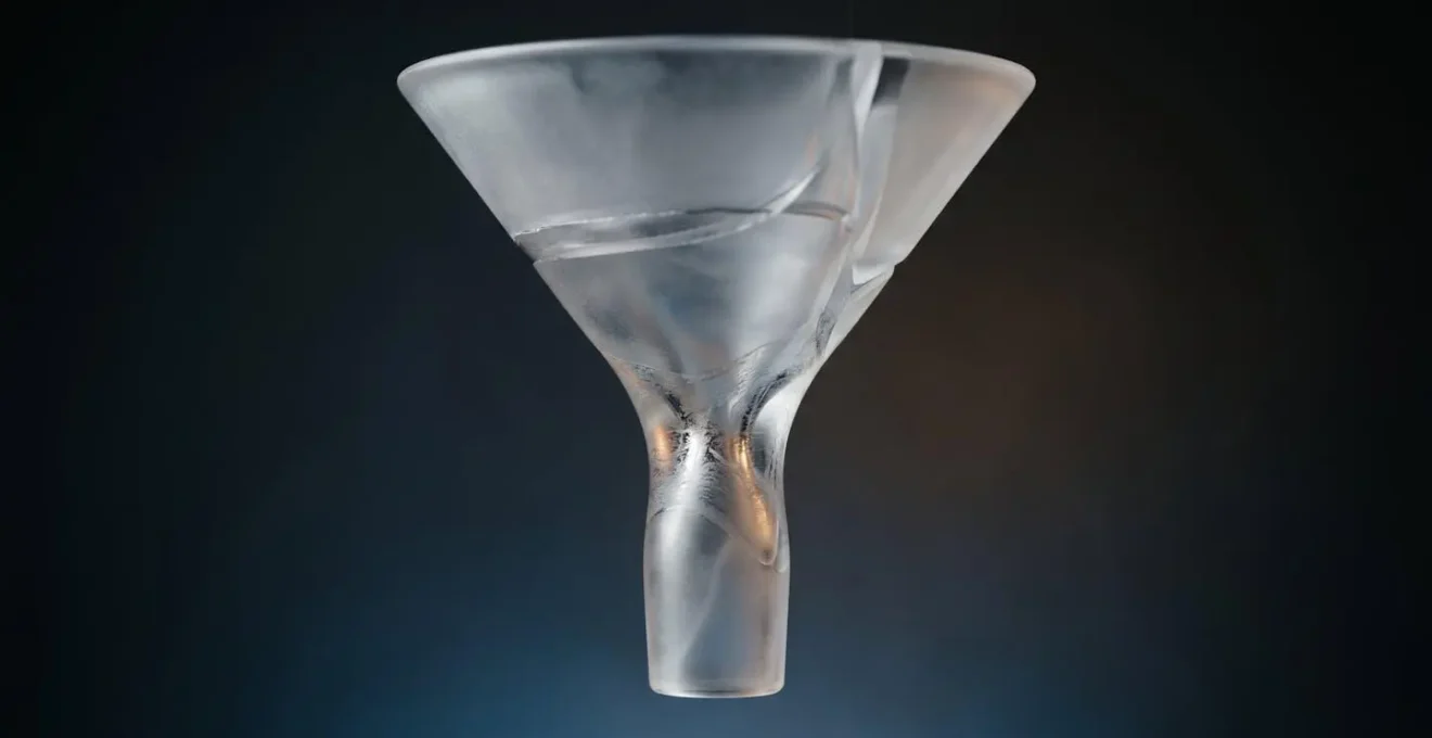 Symbolische Darstellung eines Conversion-Funnels mit kritischen Engpässen